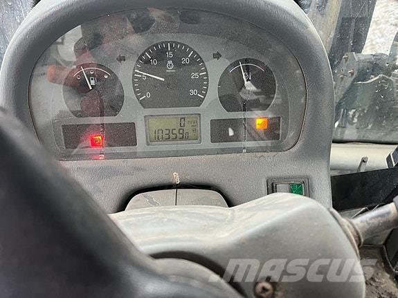 Valtra 6750-4 Traktoren