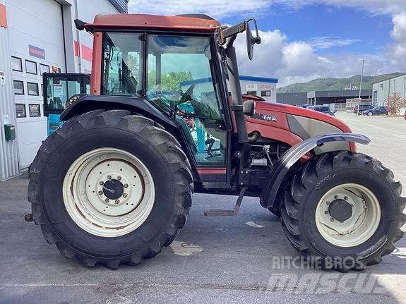Valtra A 95-4 Traktoren