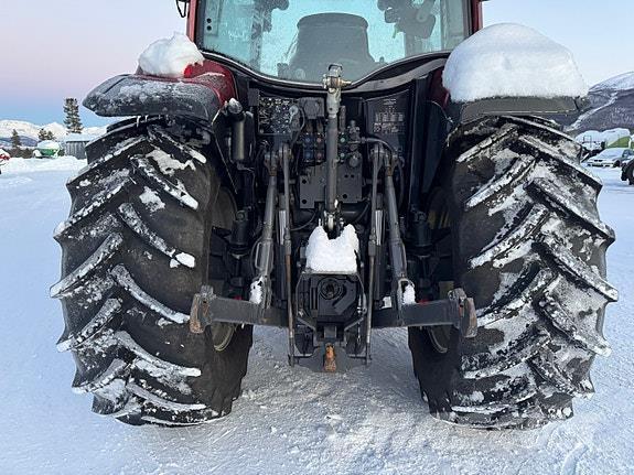 Valtra A105 H4 Traktoren