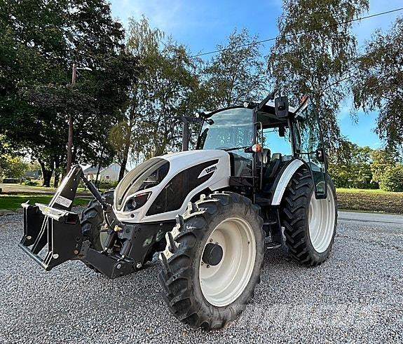 Valtra A114 Traktoren