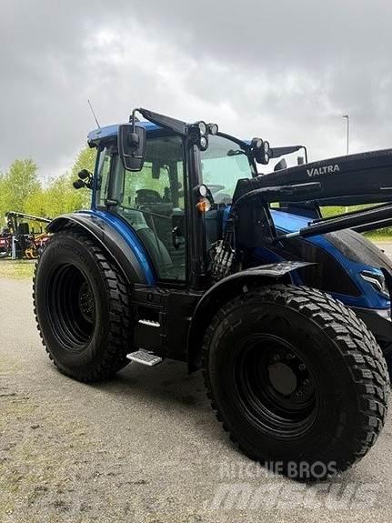 Valtra G 135 A Traktoren