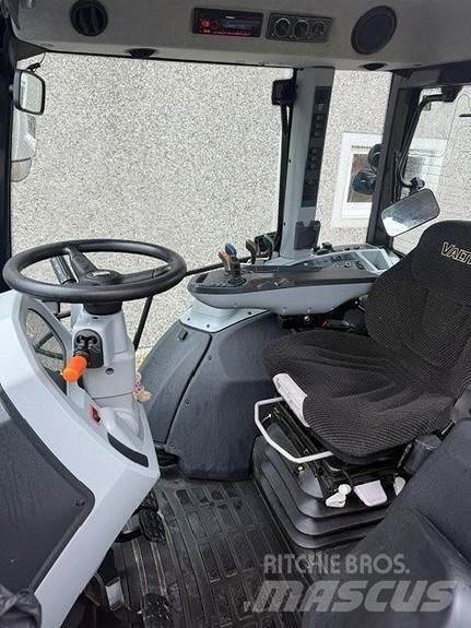 Valtra G 135 A Traktoren