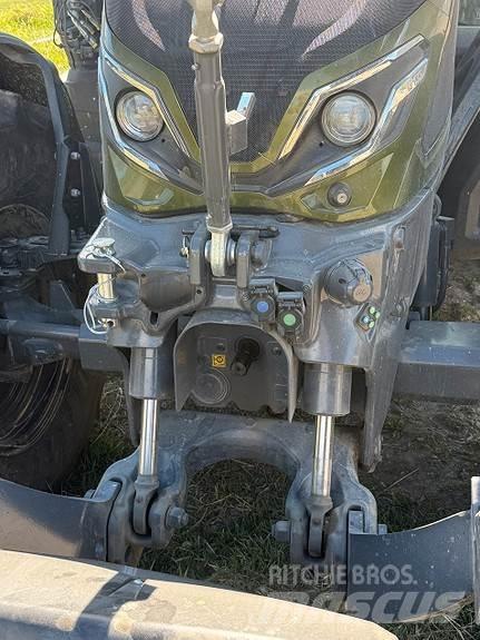 Valtra G 135 V Traktoren