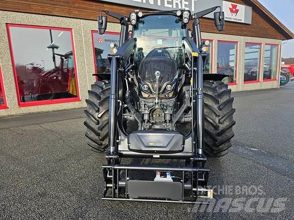Valtra G135 Versu Traktoren