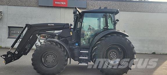Valtra G135 Versu Traktoren