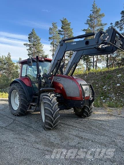 Valtra M150 Traktoren