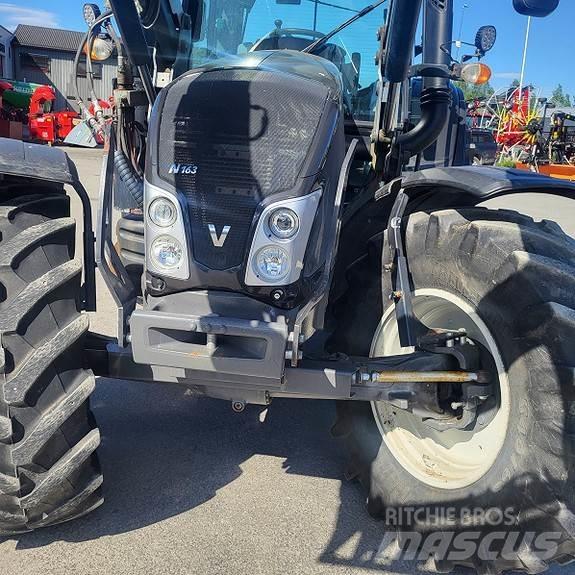 Valtra n-163 Traktoren