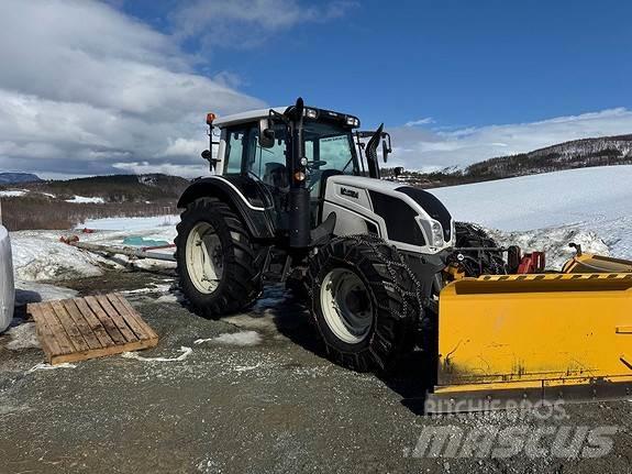 Valtra N123 Traktoren