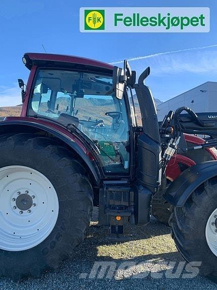 Valtra N124 Traktoren