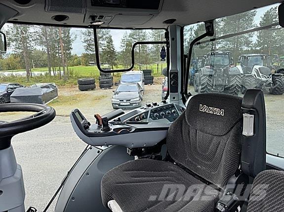 Valtra N134D Traktoren