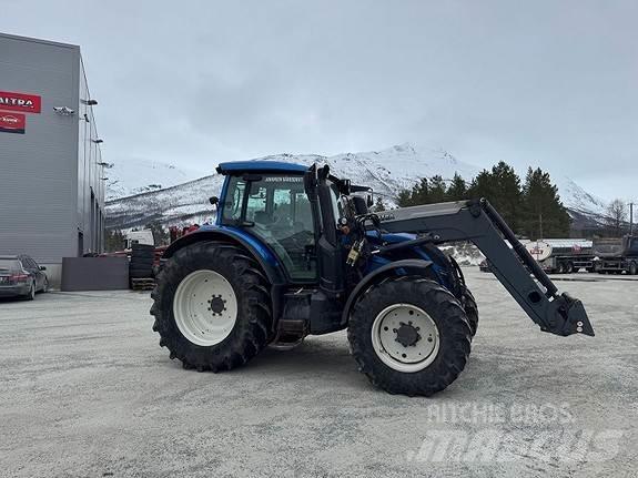 Valtra N174D Traktoren