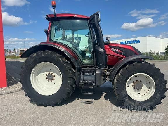 Valtra N174D Traktoren