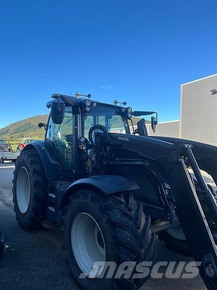 Valtra N174D Traktoren
