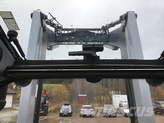 Valtra N174D Traktoren