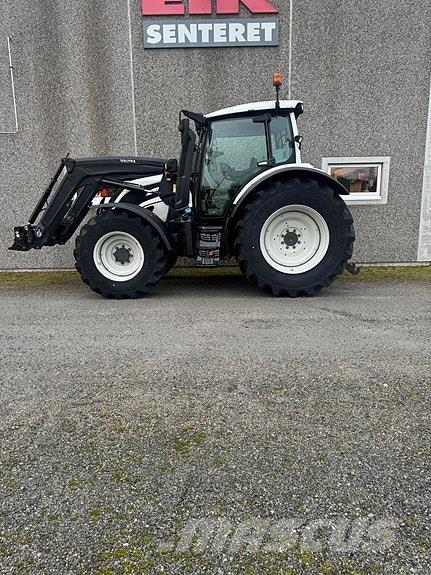 Valtra N174D Traktoren