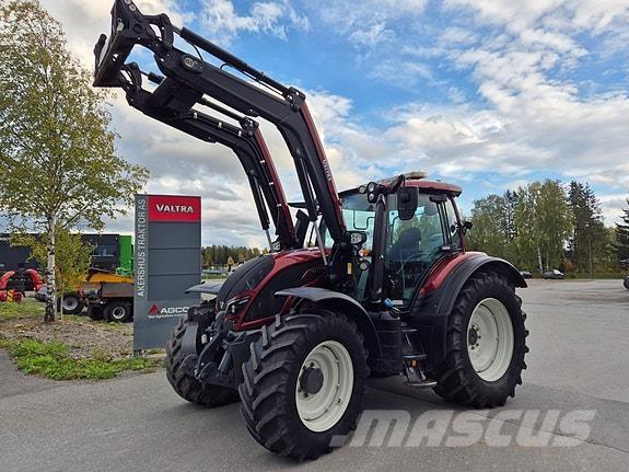 Valtra N174V Traktoren
