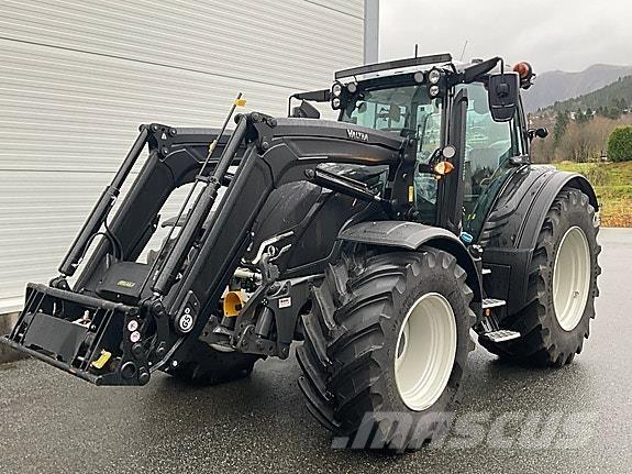 Valtra N175D Traktoren