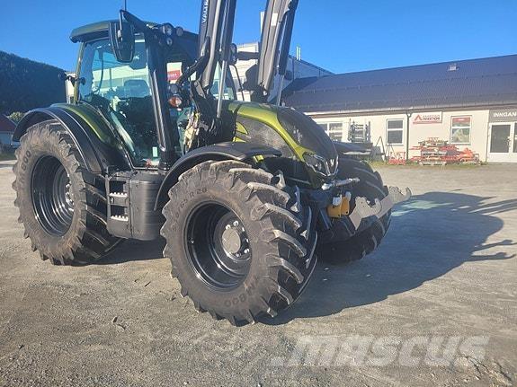 Valtra N175D Traktoren