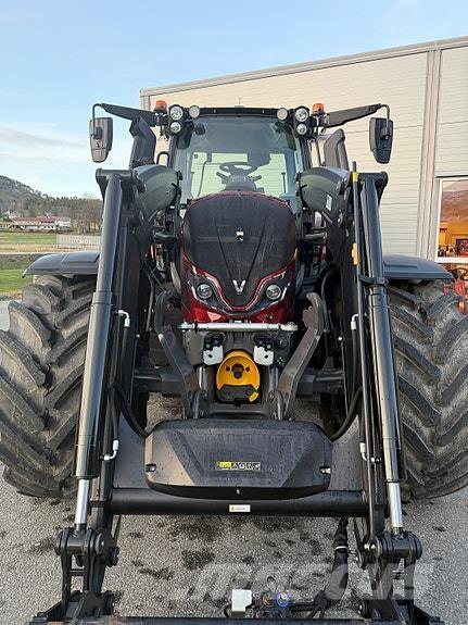 Valtra N175D Traktoren