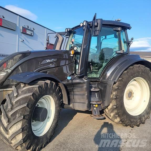 Valtra T 254 Traktoren