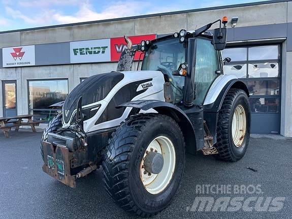 Valtra T174 Versu Traktoren