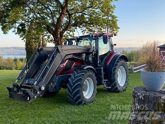 Valtra T174D Traktoren
