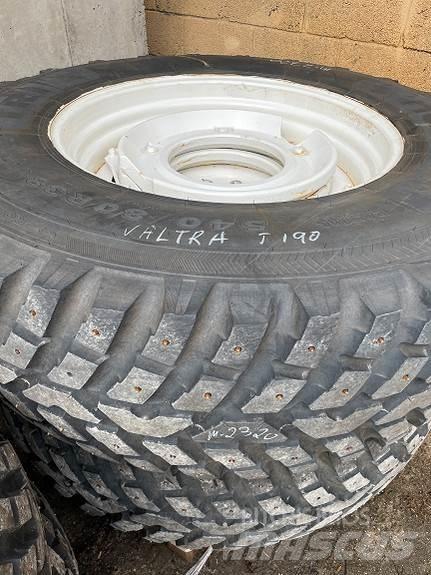 Valtra T190 Traktoren