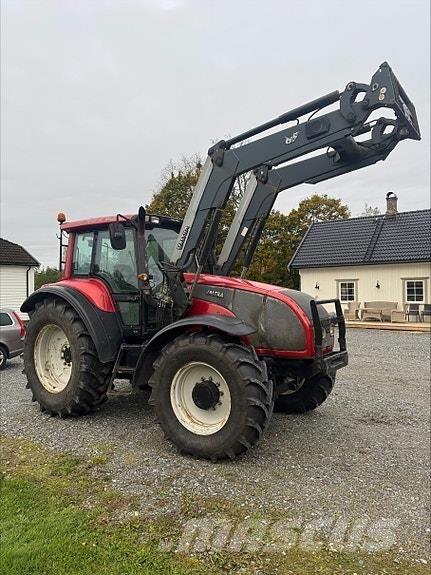 Valtra T190 Traktoren