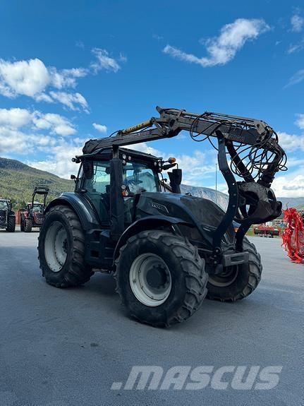 Valtra T194V Traktoren
