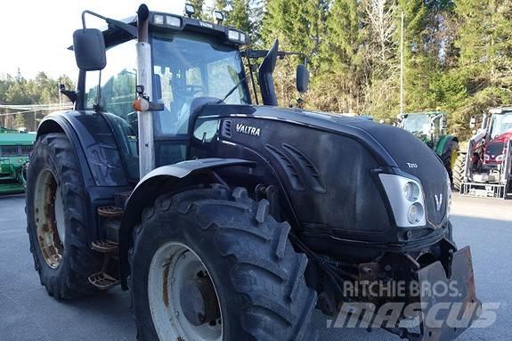 Valtra T213 Versu Traktoren
