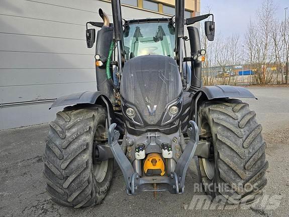 Valtra T234 Traktoren