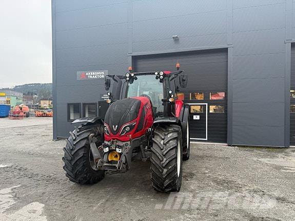 Valtra T234D Traktoren
