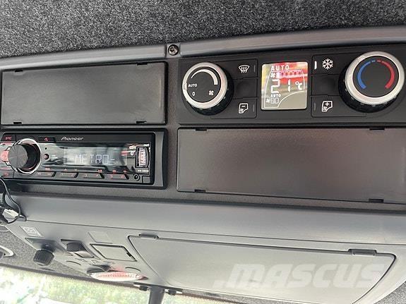 Valtra T235 Traktoren