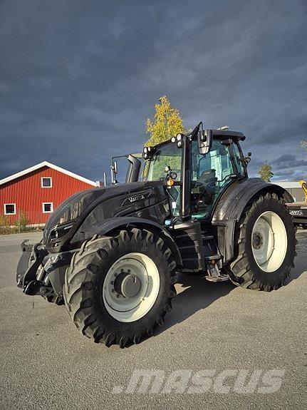 Valtra T254V Traktoren
