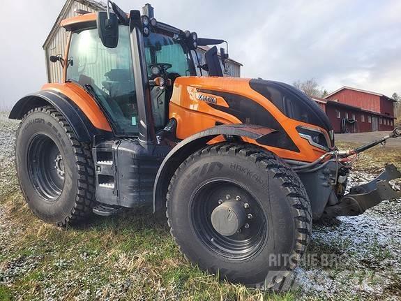 Valtra T255 Traktoren