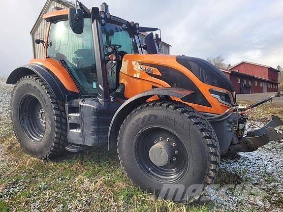 Valtra T255 Traktoren