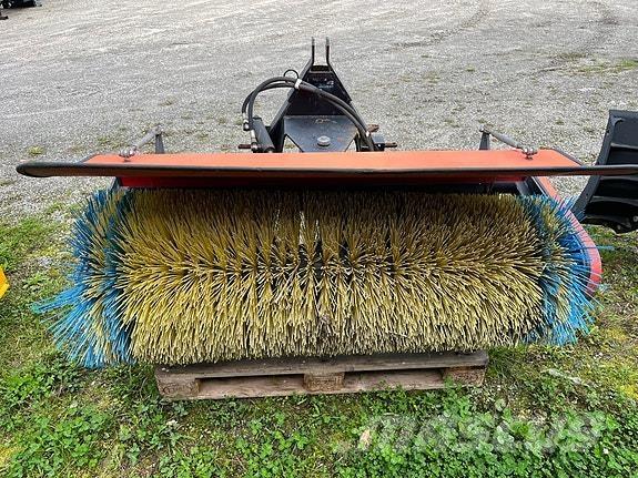   Sonstige Schneeräumgeräte