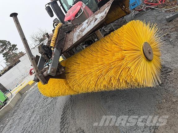   Sonstige Schneeräumgeräte