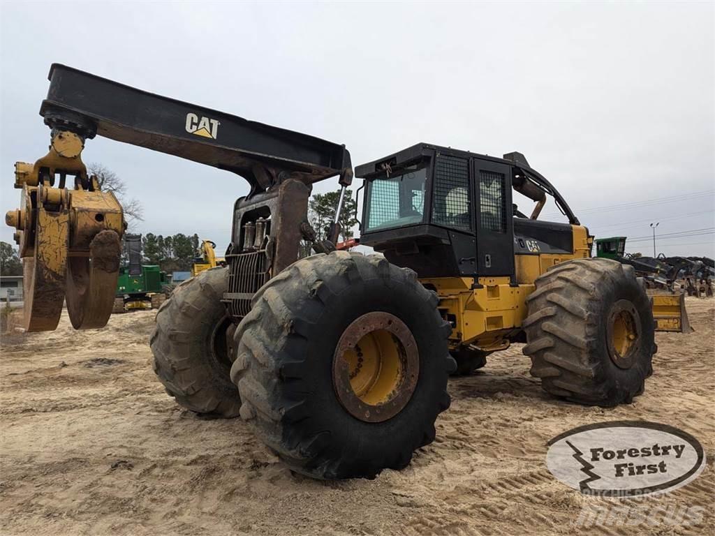 CAT 545C Stammholzschlepper