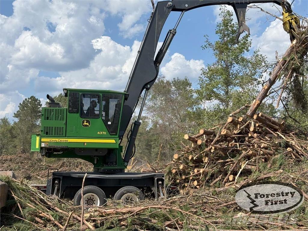 John Deere 437E Gelenkausleger Lader