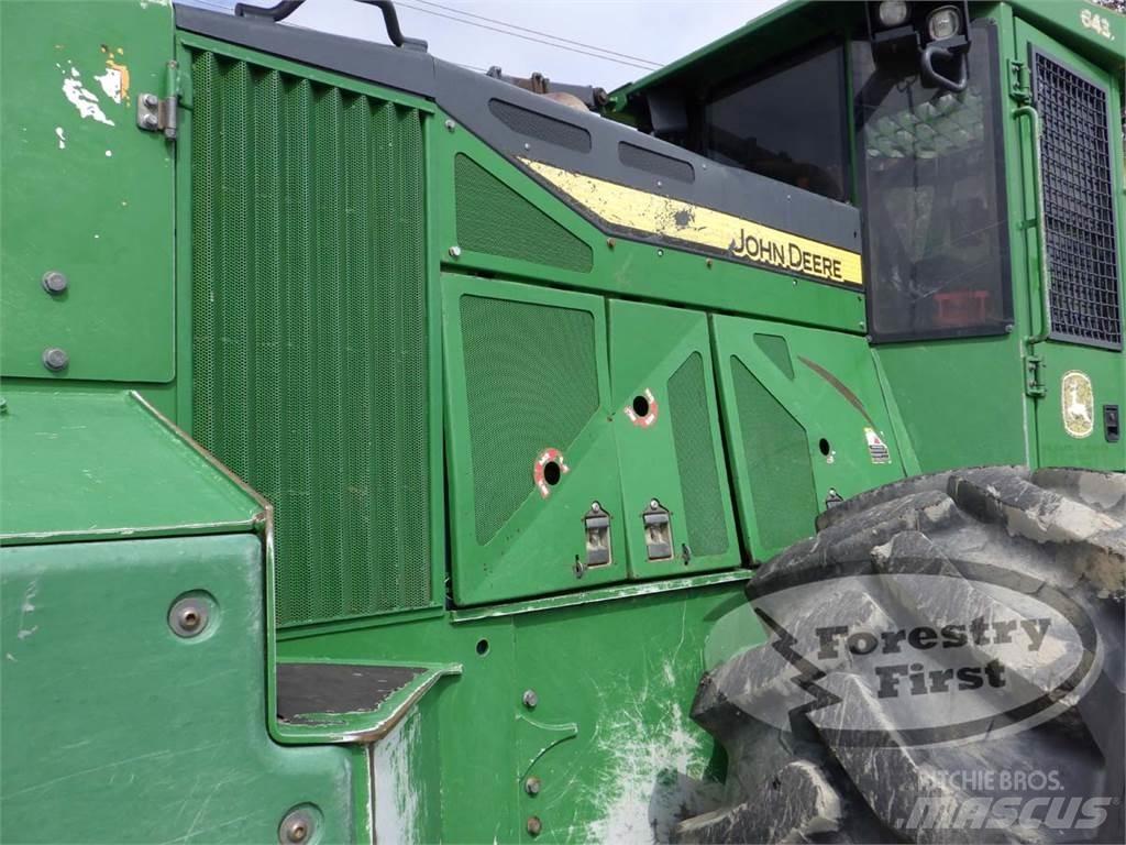 John Deere 643L Forstanhänger/Rückewagen