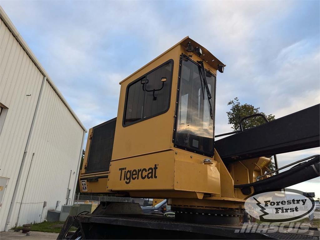 Tigercat 234b Gelenkausleger Lader