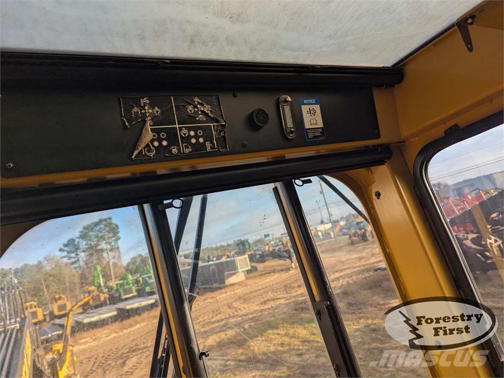 Tigercat 234B Gelenkausleger Lader