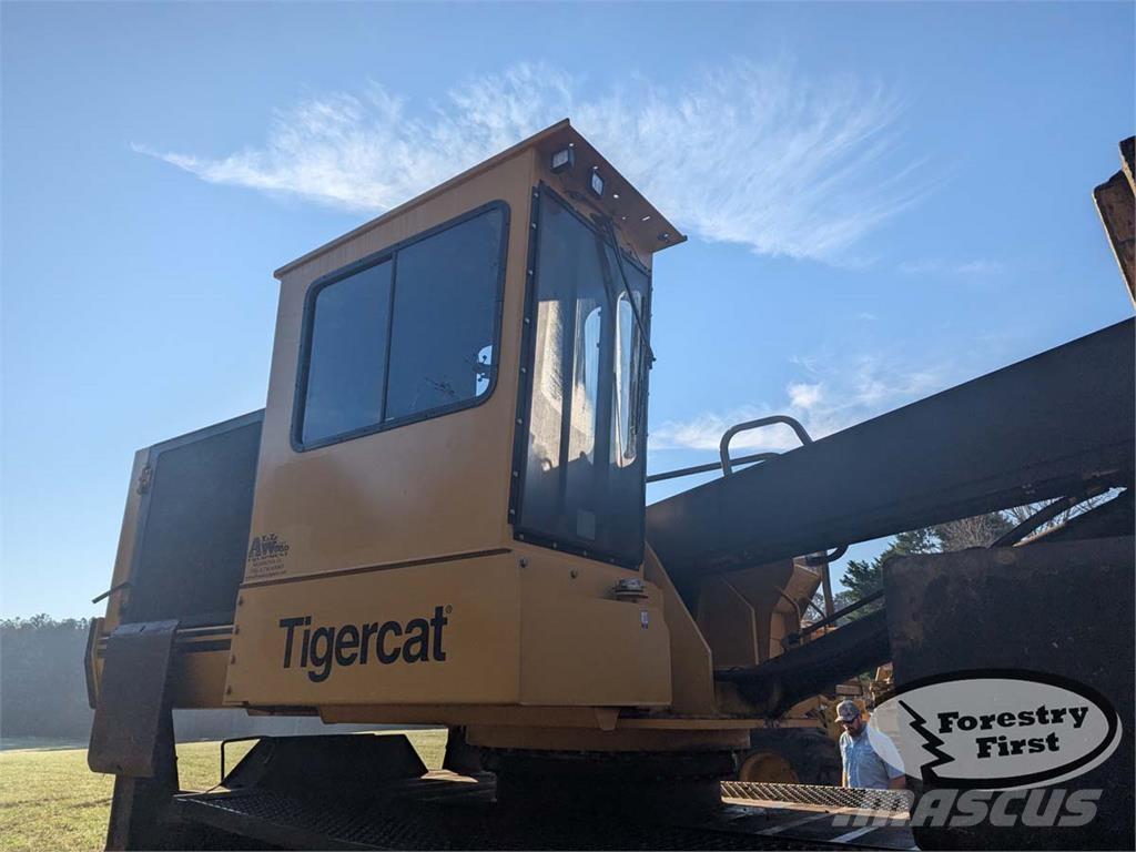 Tigercat 234B Gelenkausleger Lader