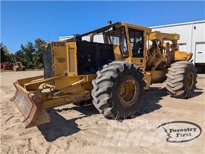 Tigercat 620E Stammholzschlepper