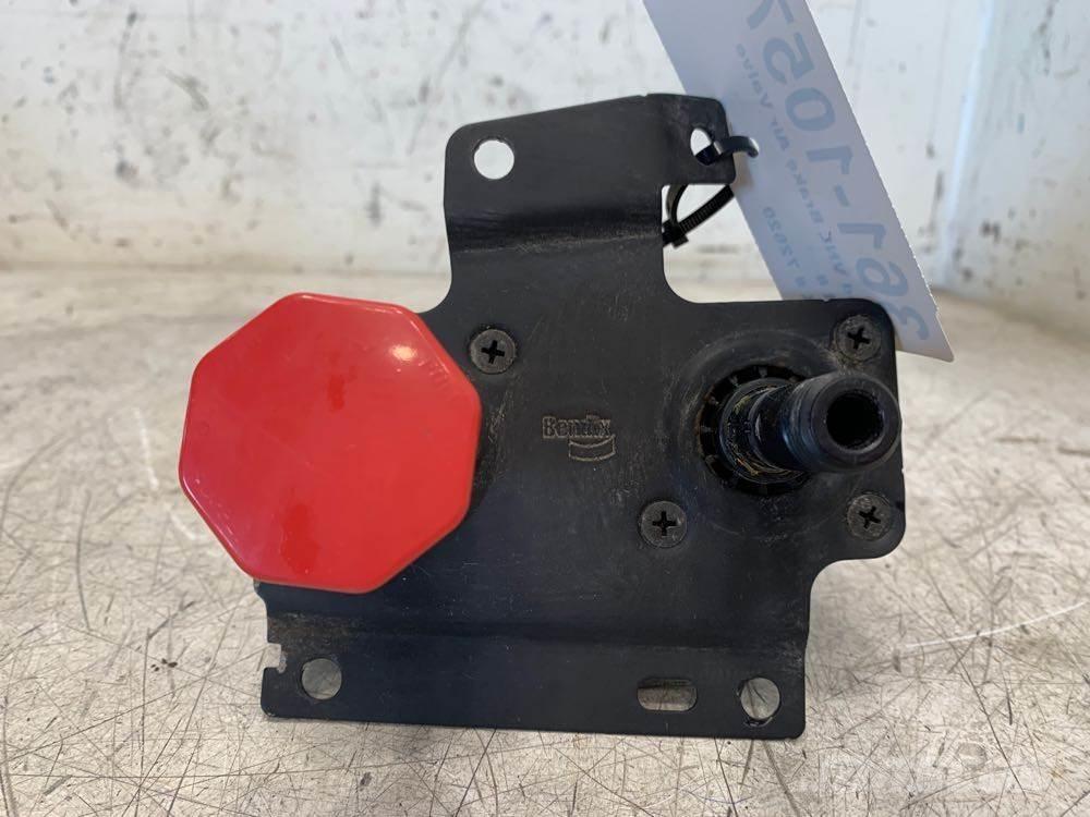 Volvo VNL Transport Sonstige