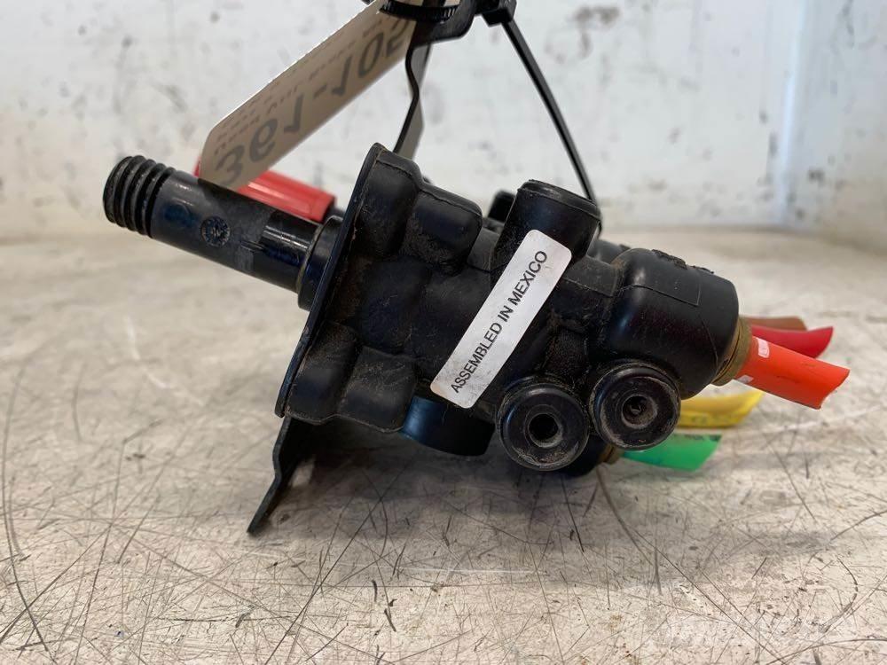 Volvo VNL Transport Sonstige