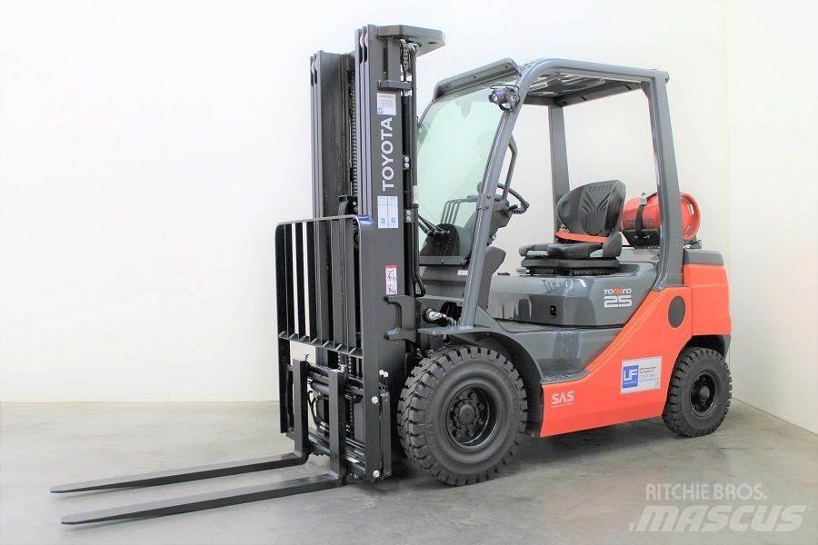 Toyota 02-8FGF25 Gasstapler