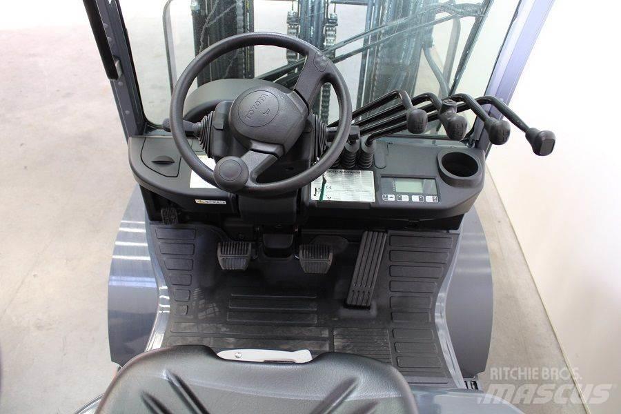 Toyota 02-8FGF25 Gasstapler