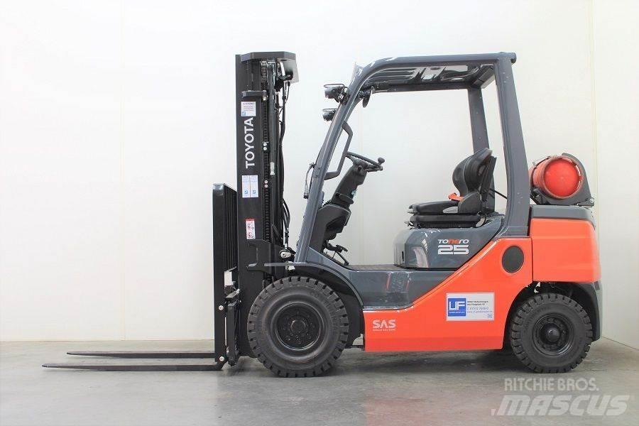 Toyota 02-8FGF25 Gasstapler